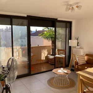 Apartment Du Bonheur - Au Coeur Des Volcans D'auvergne Sur La Route Du Sud